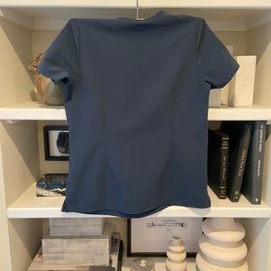 Figs one-pocket scrub top